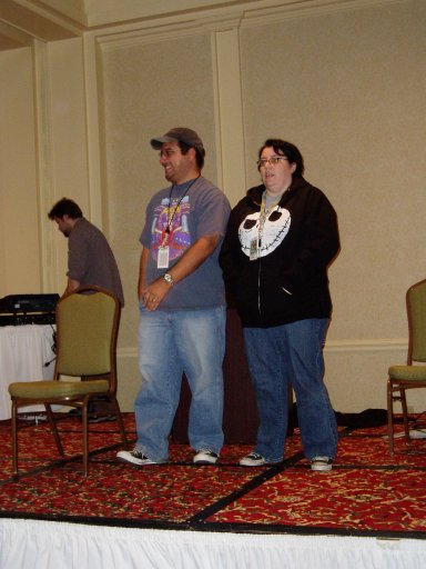 Naram's Youmacon 2005 Photos - Slide 64: Robert & Emily DeJesus - Closing Ceremonies